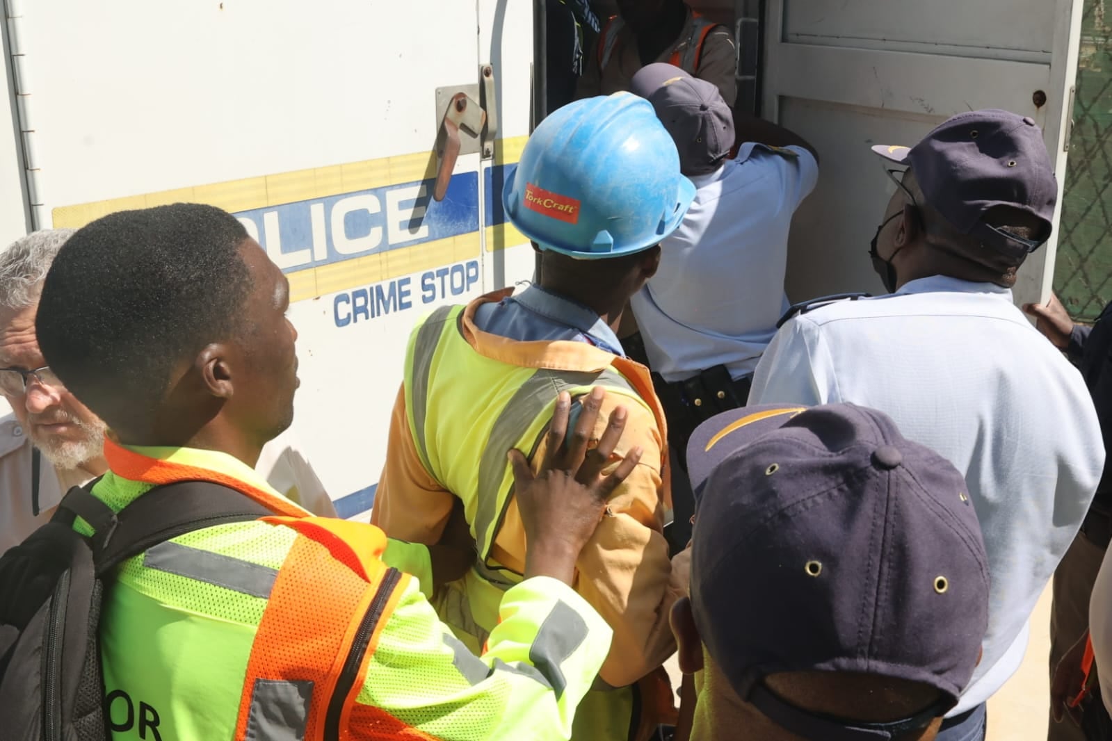 South Africa Arrests Undocumented Workers at Construction Site