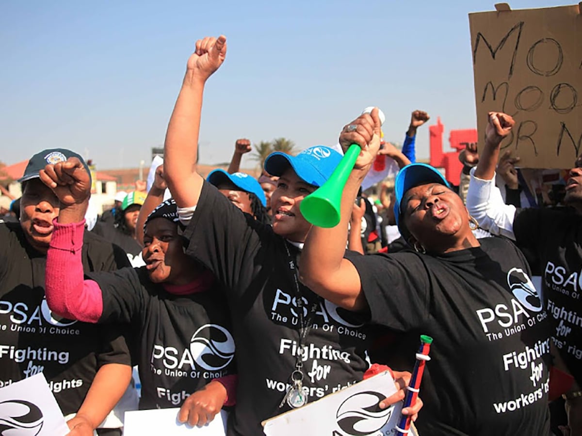 Biggest Government Workers' Union Could Be Shut Down